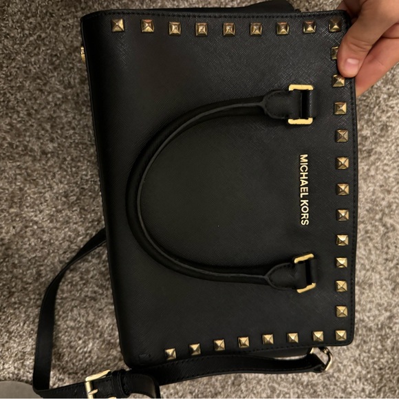 Michael Kors Selma stud leather purse - Picture 7 of 7